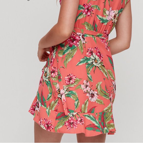 Aritzia SUNDAY BEST Savoy Wrap Dress 2 NWT - Picture 3 of 10